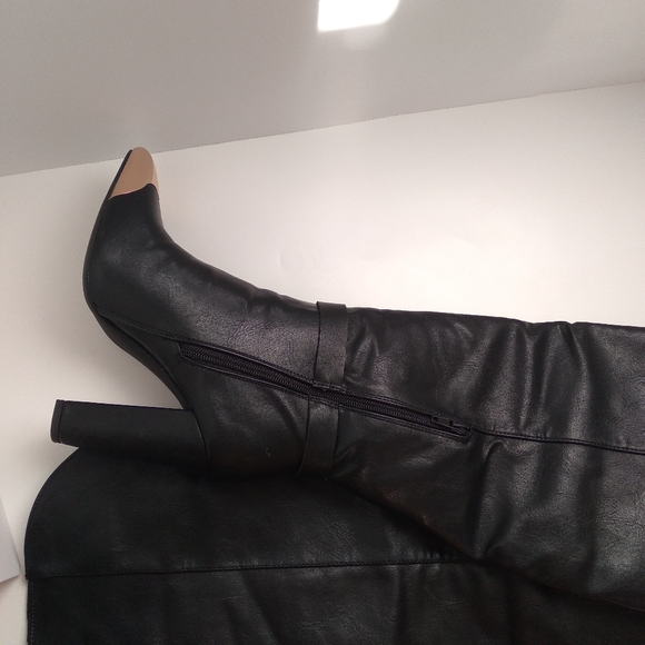 Shoedazzle Faux Leather Dorothy Wide Calf Thigh High Black Boots Womens 7.5 EUC - Picture 7 of 8